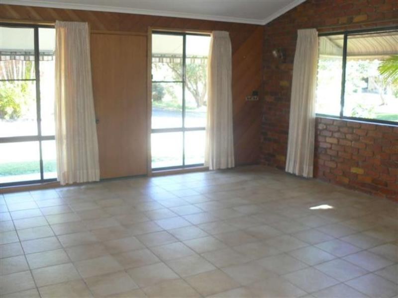 10/12 Denmans Camp Road, Torquay QLD 4655