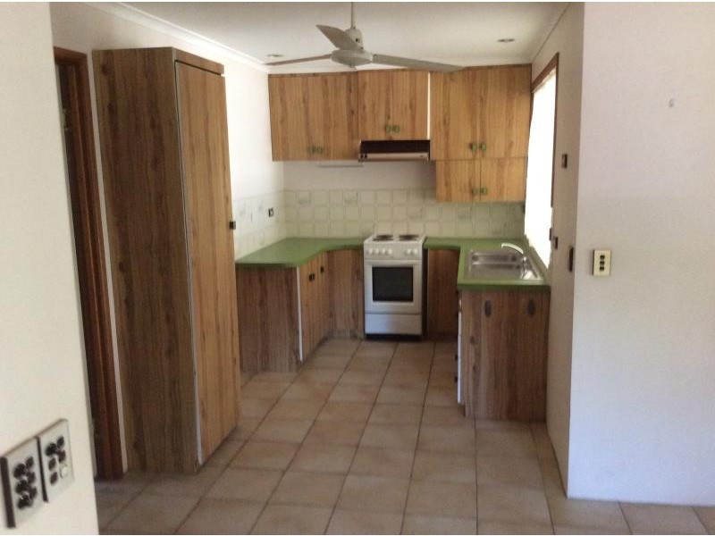 10/12 Denmans Camp Road, Torquay QLD 4655