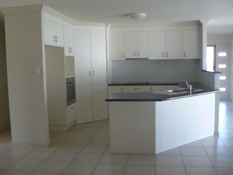 6 Pembridge Circuit, Urraween QLD 4655