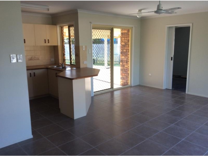 37 Honiton Street, Torquay QLD 4655