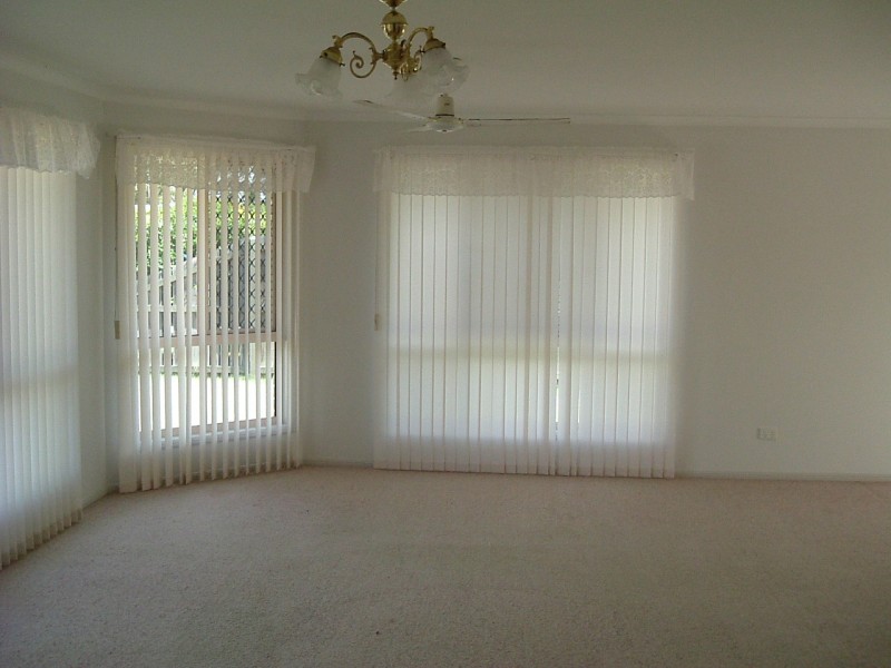 22 Earls Court, Point Vernon QLD 4655