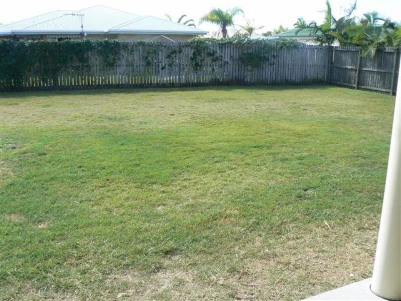 63 Bowerbird Avenue, Eli Waters QLD 4655