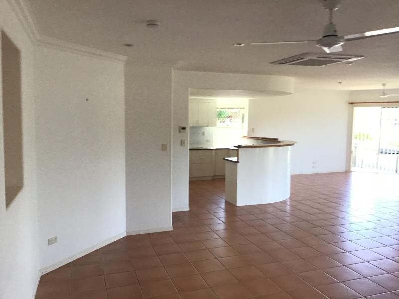 3 Currawong Court, Eli Waters QLD 4655