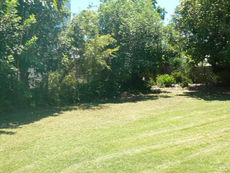 8 Robert Street, Torquay, Torquay QLD 4655