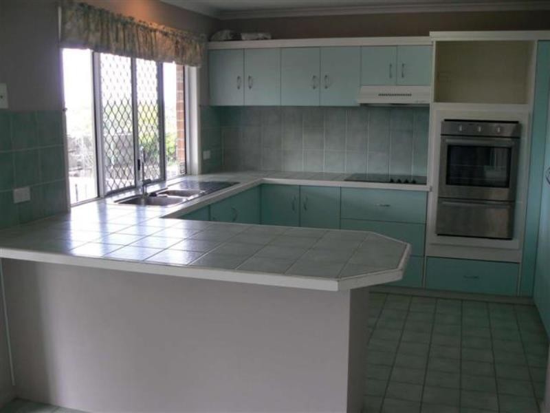 28 Hillcrest Avenue, Scarness QLD 4655