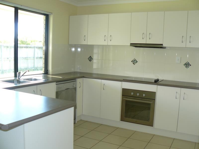 4 Genoa Court, Point Vernon QLD 4655