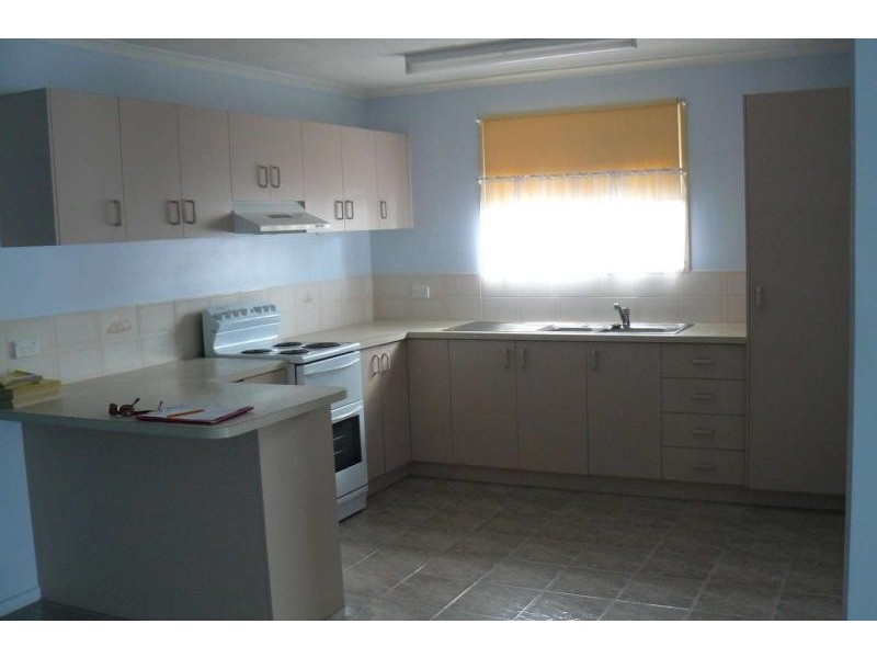 8 St Andrews Dr, Pialba QLD 4655
