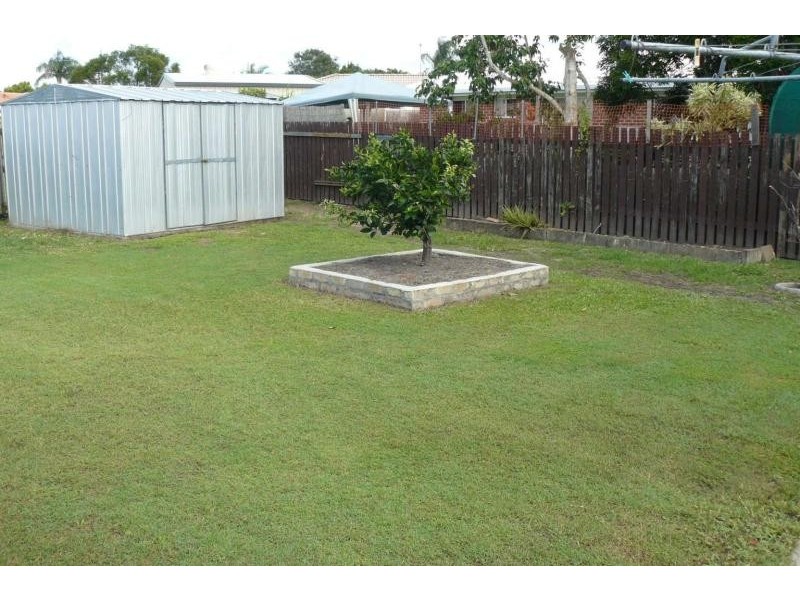 8 St Andrews Dr, Pialba QLD 4655
