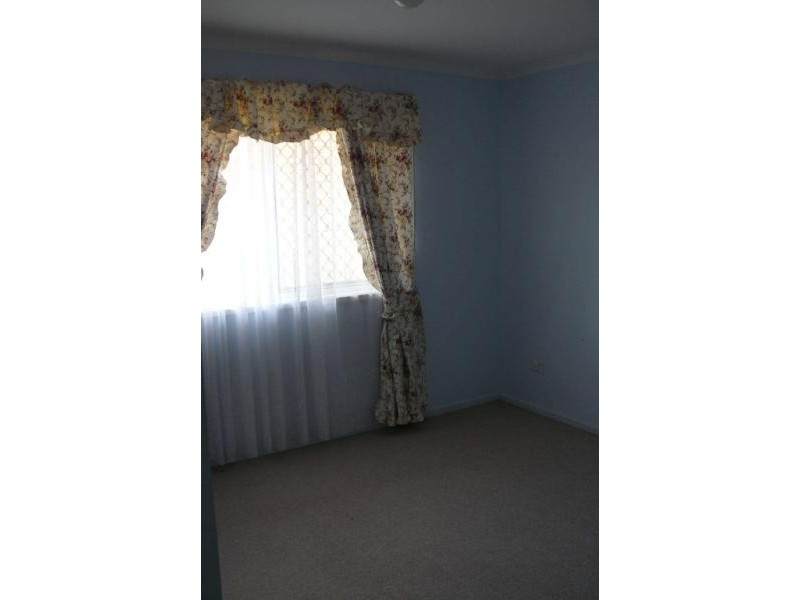 8 St Andrews Dr, Pialba QLD 4655