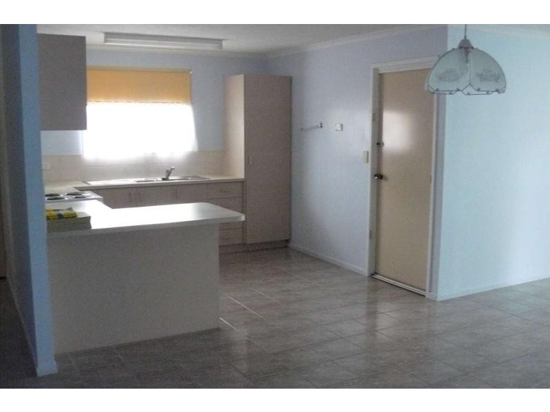 8 St Andrews Dr, Pialba QLD 4655