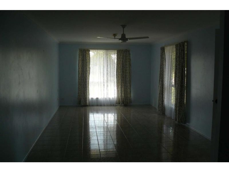 8 St Andrews Dr, Pialba QLD 4655
