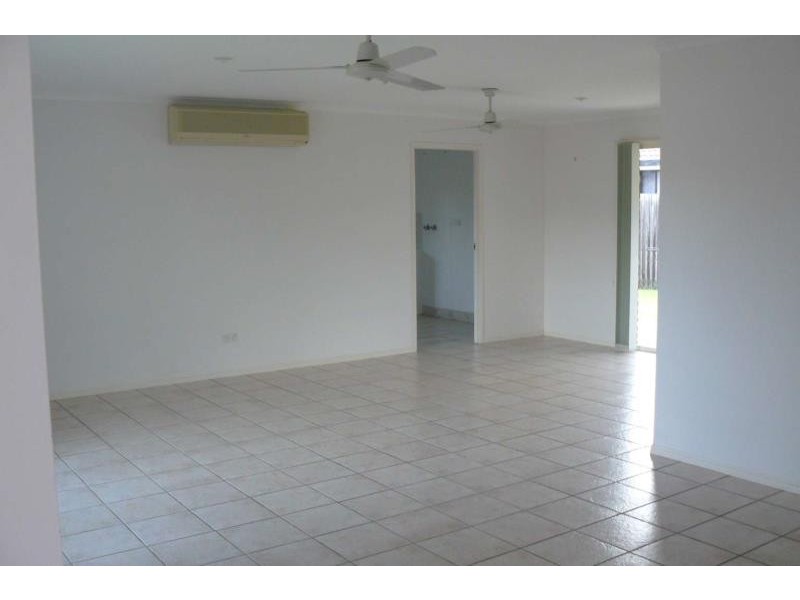 18 Jon West Close, Torquay QLD 4655