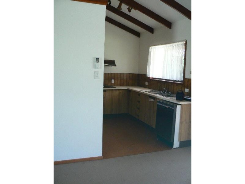 28 Paul Drive, Point Vernon QLD 4655