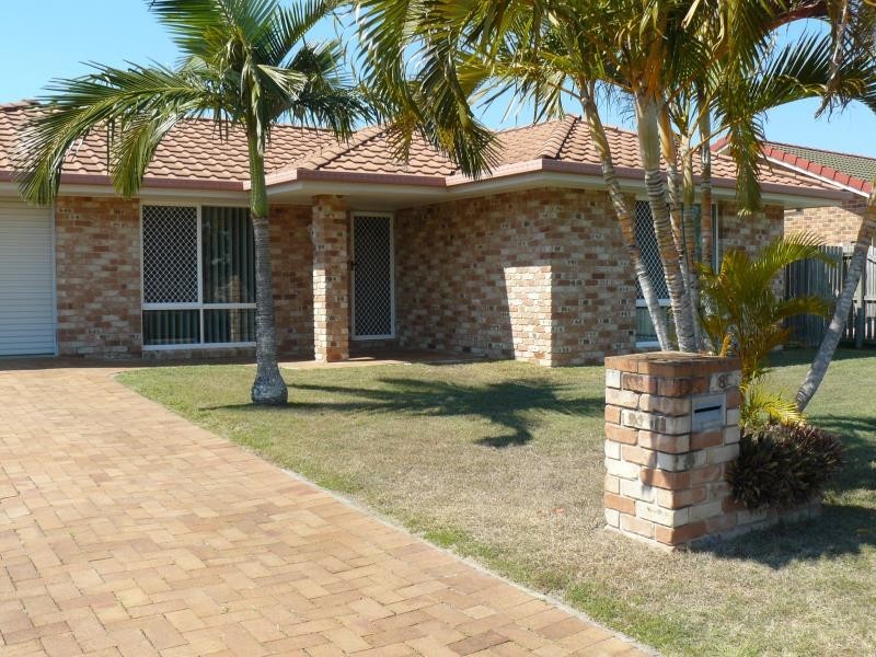 8 Ivybird Court, Torquay QLD 4655