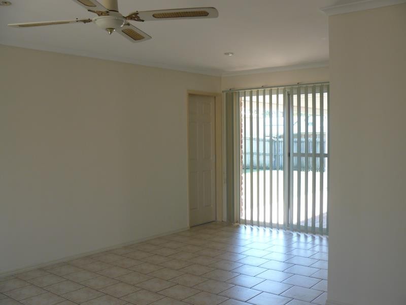 8 Ivybird Court, Torquay QLD 4655