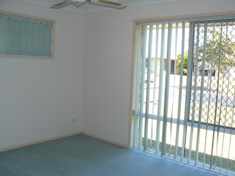 8 Ivybird Court, Torquay QLD 4655