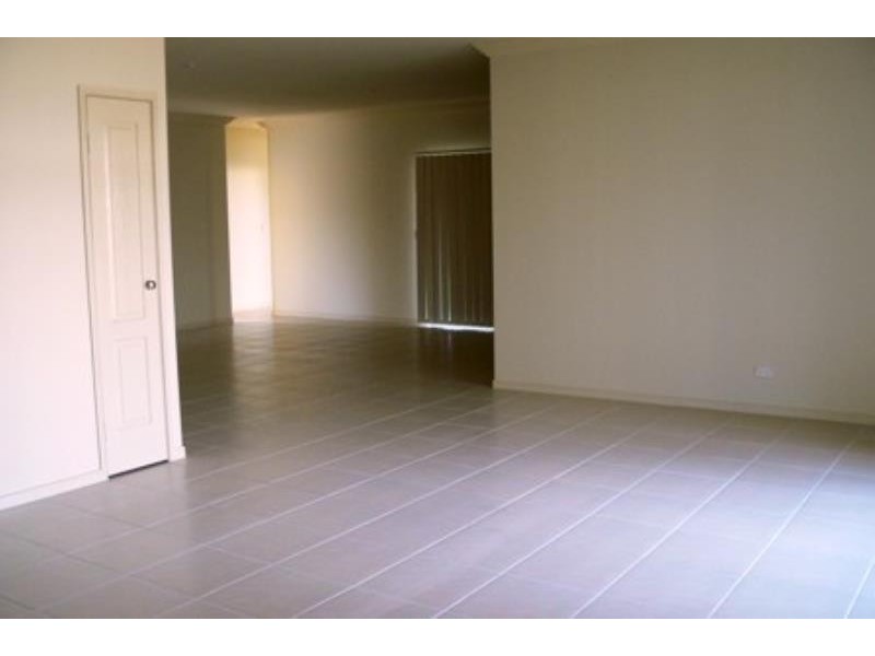 19 Lancaster St, Urraween QLD 4655