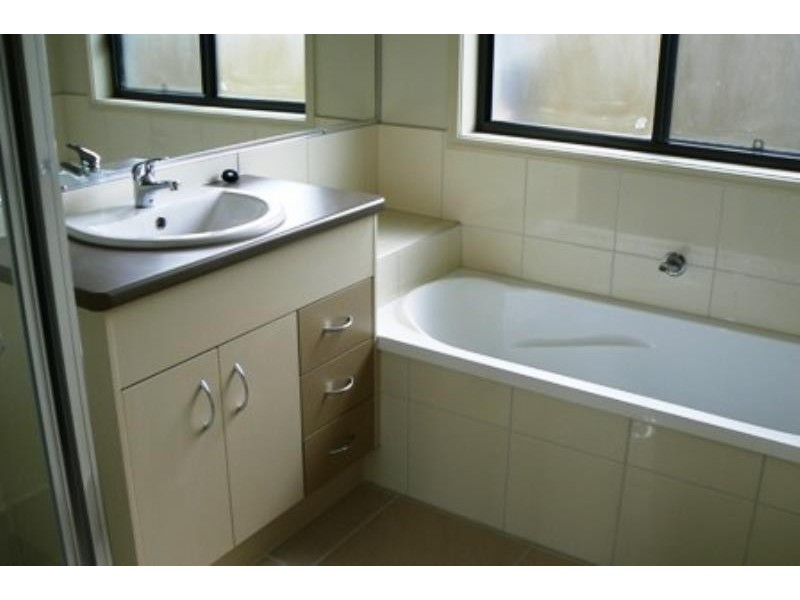 19 Lancaster St, Urraween QLD 4655