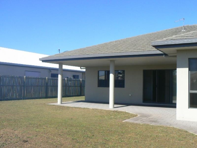 19 Lancaster St, Urraween QLD 4655