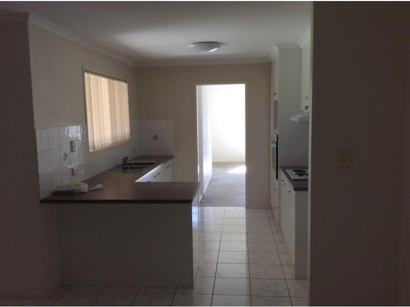 37 Anchorage Circuit, Point Vernon QLD 4655