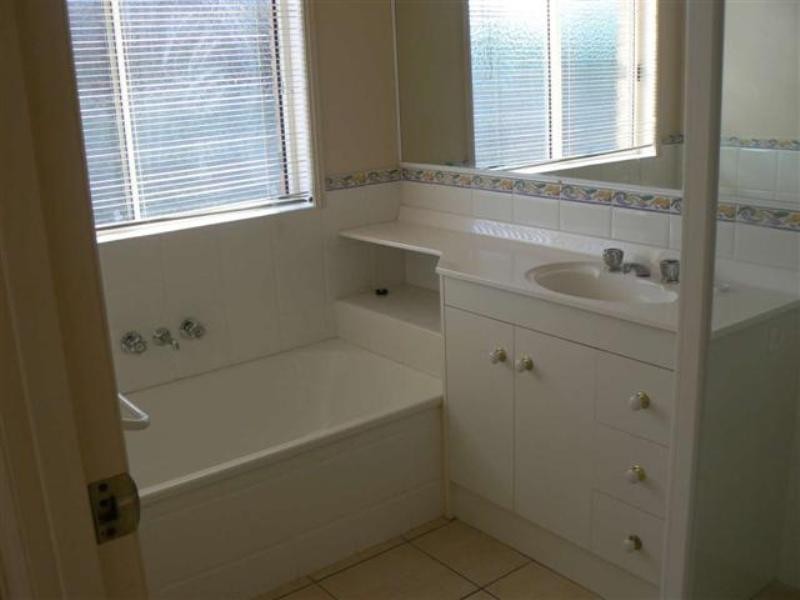 1 Cormie Court, Urraween QLD 4655
