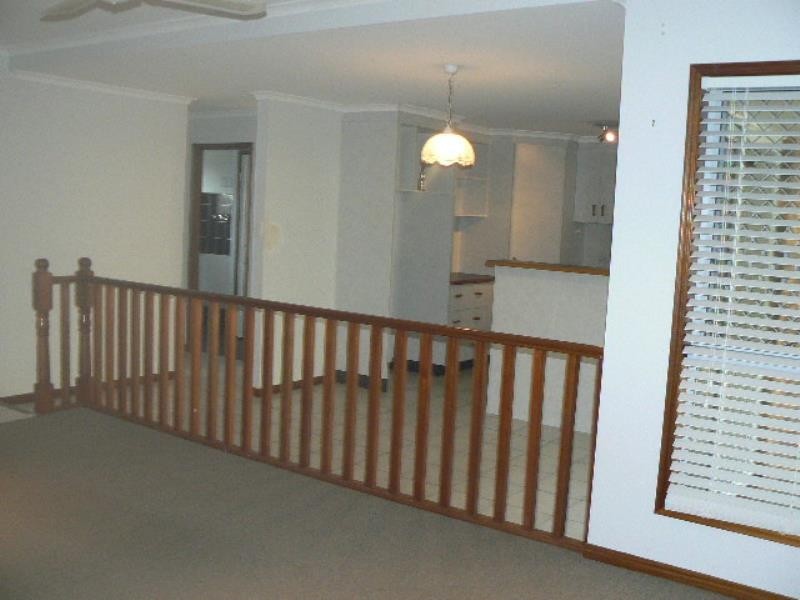 8 Parkway Drive, Scarness QLD 4655