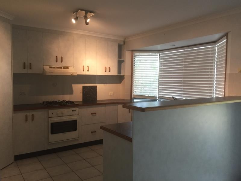 8 Parkway Drive, Scarness QLD 4655