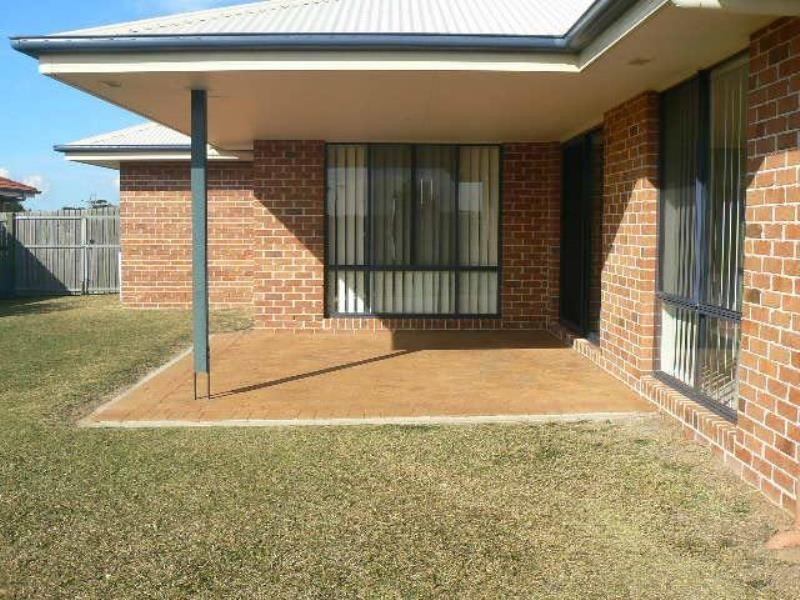 4 Cambridge Way, Urraween QLD 4655