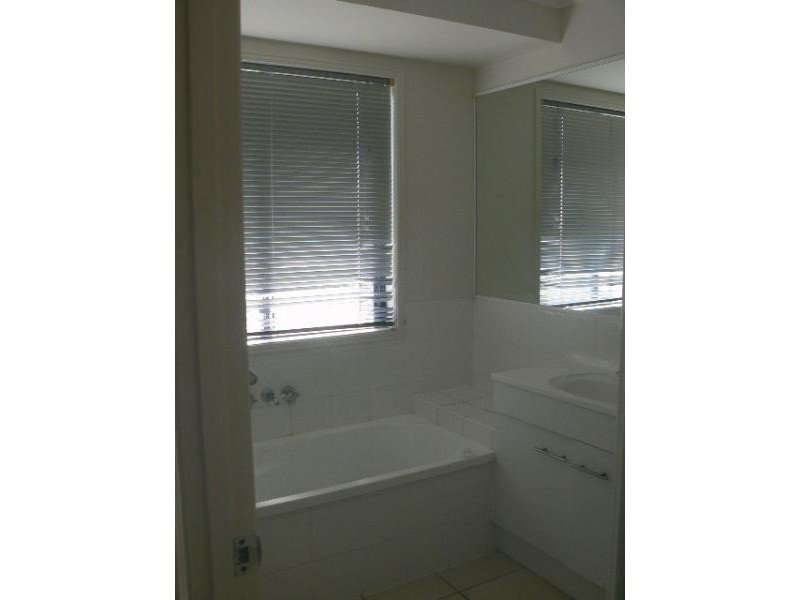 13 Spinnaker Drive, Point Vernon QLD 4655