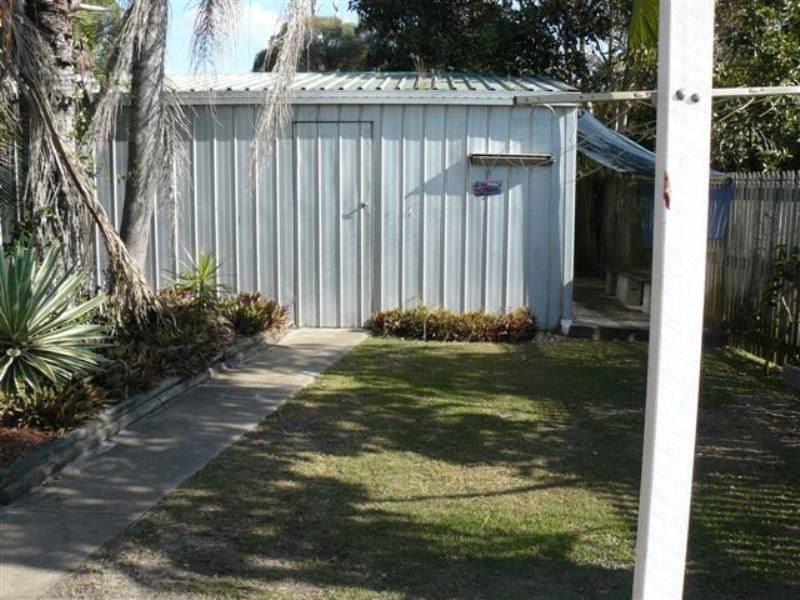 2 Whitaker Close, Urangan QLD 4655