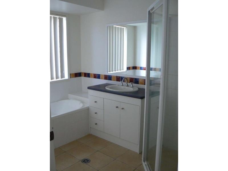 17 Surrey Court, Kawungan QLD 4655