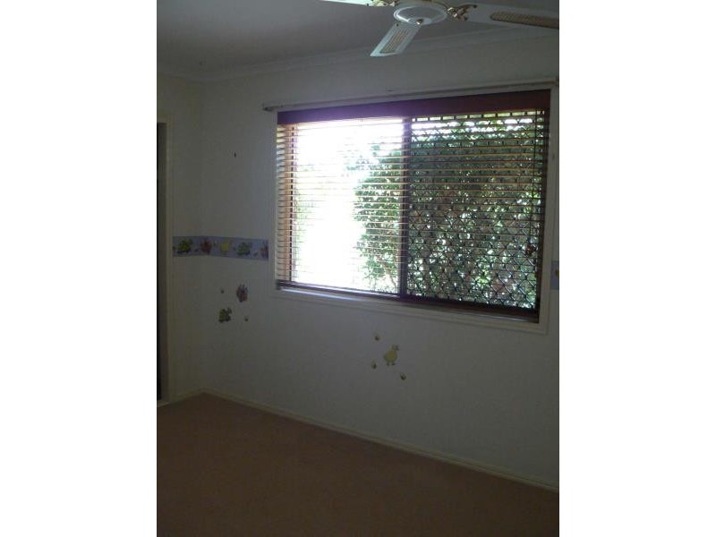 8 Sonder St, Urangan QLD 4655
