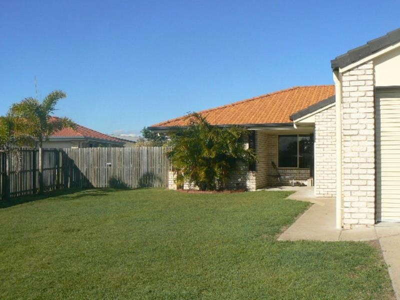 37 Wide Bay Drive, Eli Waters QLD 4655