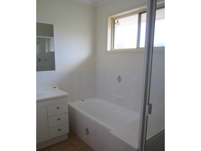 37 Wide Bay Drive, Eli Waters QLD 4655