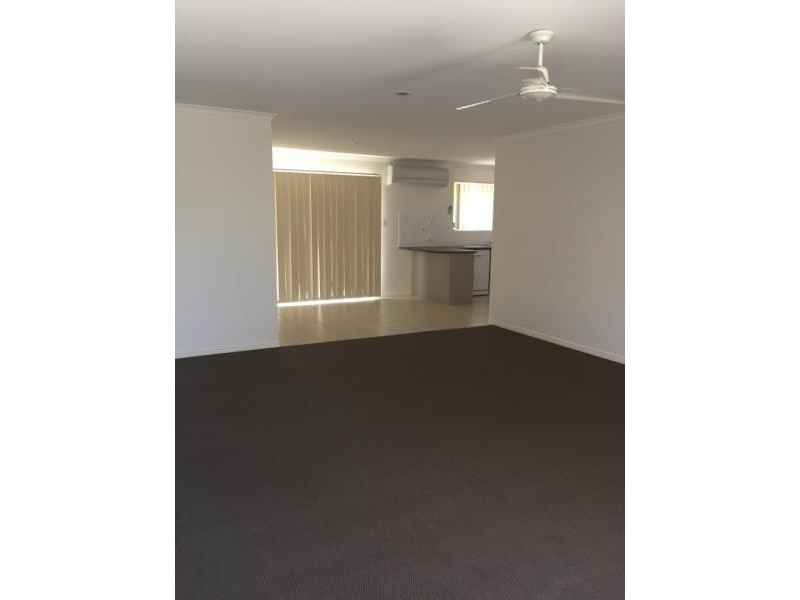Unit 2/34 Yarrilee Circuit, Eli Waters QLD 4655