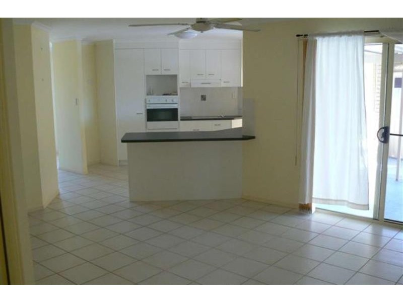 27 Heather Way, Urraween QLD 4655