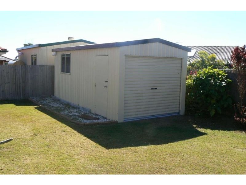 27 Heather Way, Urraween QLD 4655 Floorplan