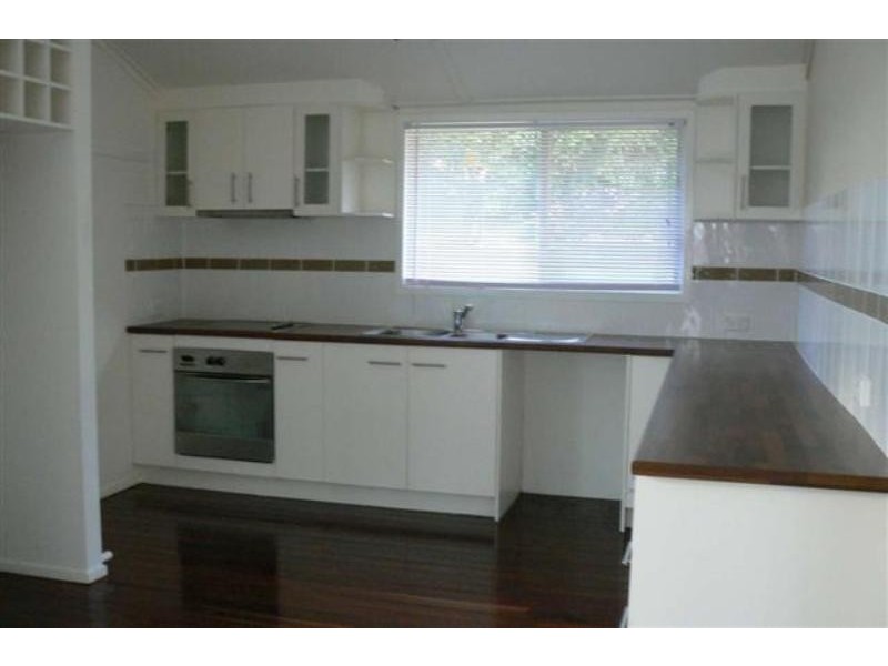 46 King Street, Urangan QLD 4655