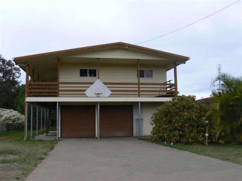 82 Bideford Street, Torquay QLD 4655