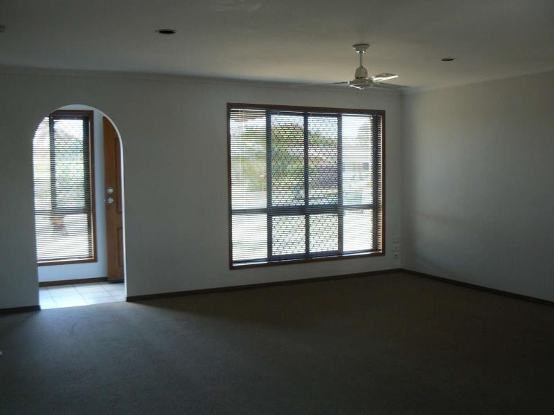 30 South Street, Urangan QLD 4655