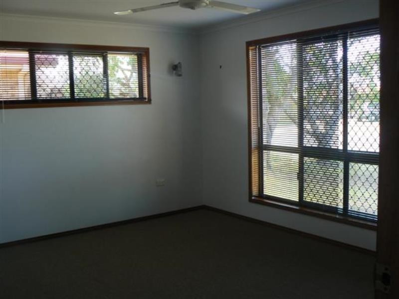 30 South Street, Urangan QLD 4655