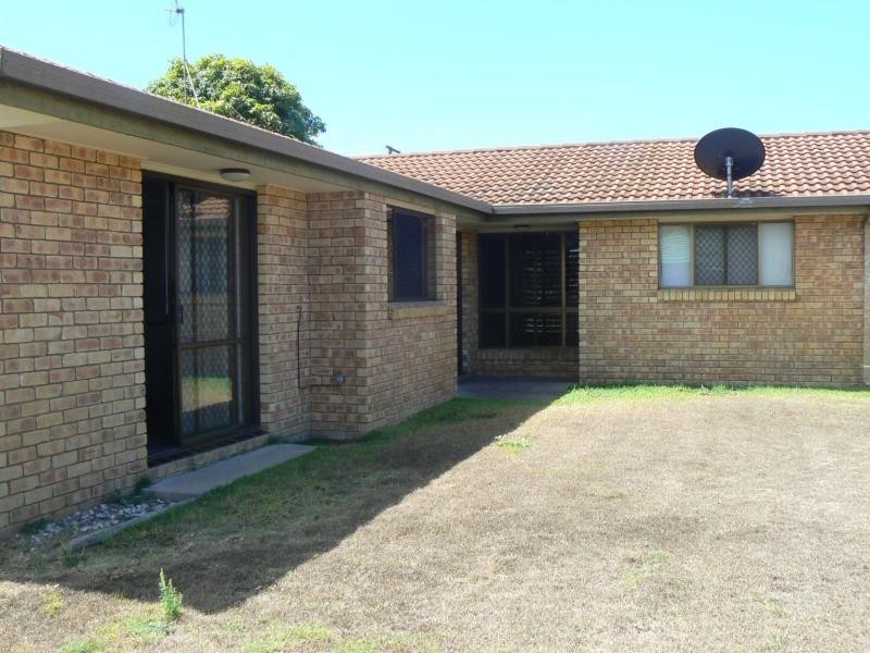 30 South Street, Urangan QLD 4655