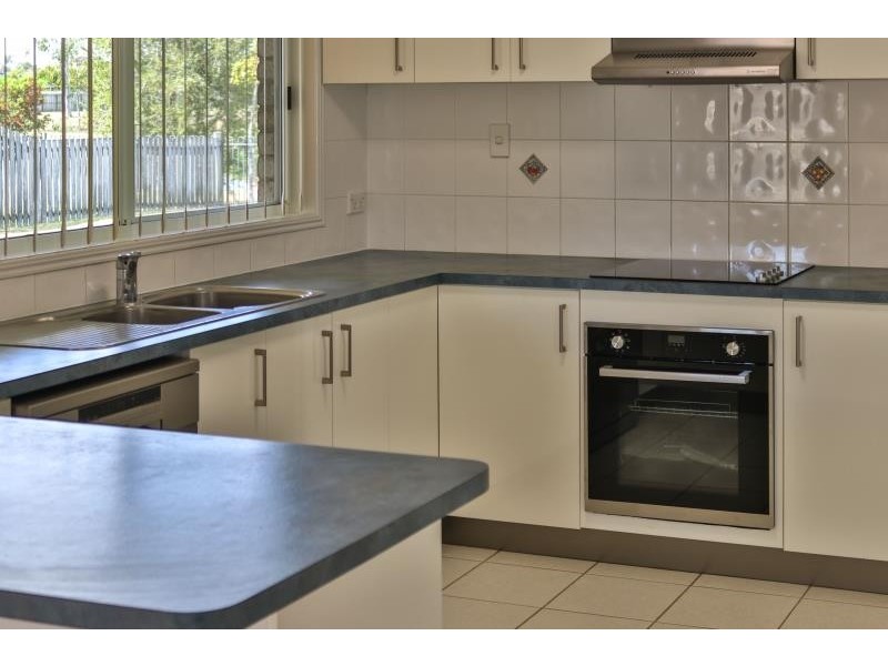 10 Wodalla Mews, Point Vernon QLD 4655