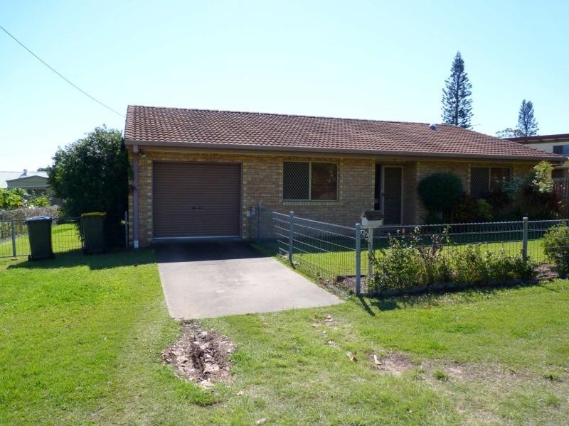 27 Martin Street, Point Vernon QLD 4655