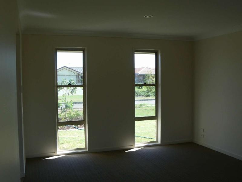 74 Wattle St, Point Vernon QLD 4655