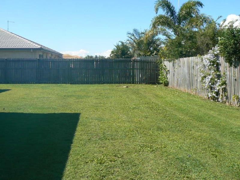 74 Wattle St, Point Vernon QLD 4655