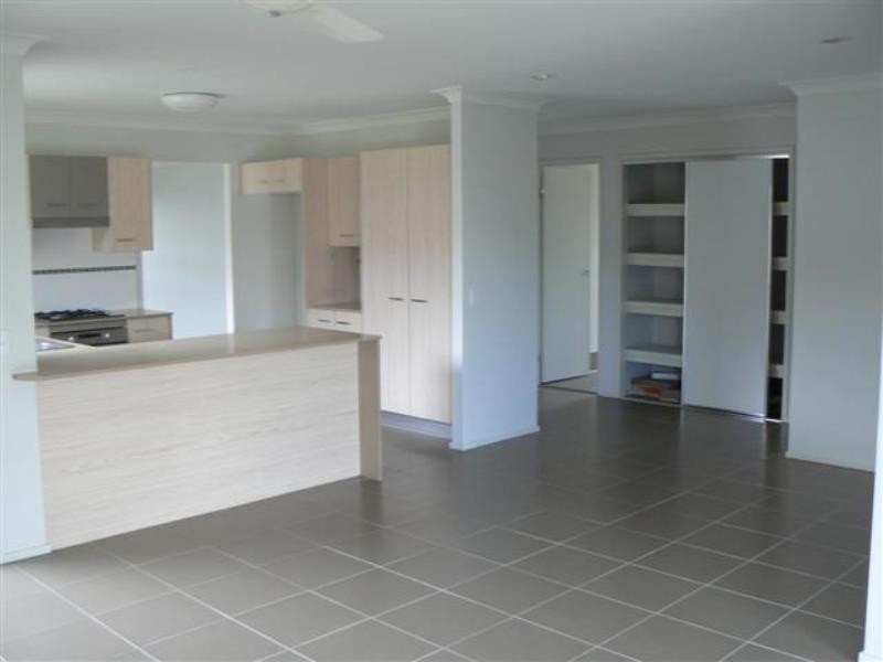 4 Captain Cook Street, Urraween QLD 4655