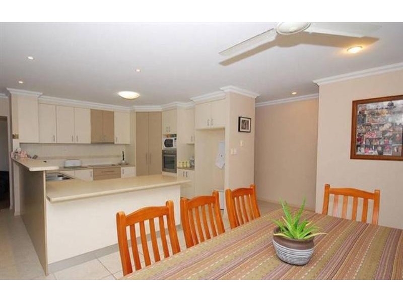 27 Gundesen Street, Urraween QLD 4655 Floorplan