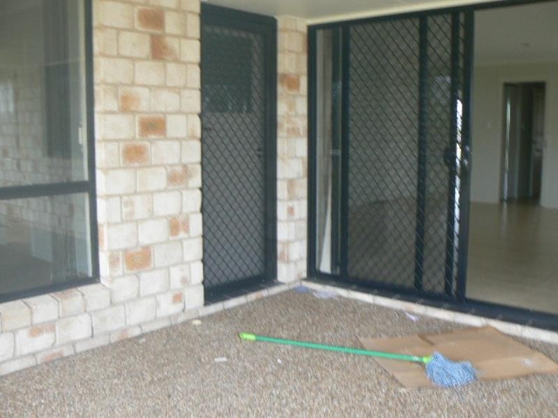 1 Lancaster Circuit, Urraween QLD 4655