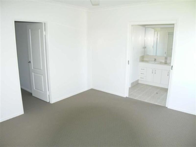 3 Belleni Court, Point Vernon QLD 4655